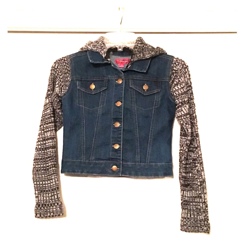 Shampoo jean jacket w/detachable hoodie size 7/8